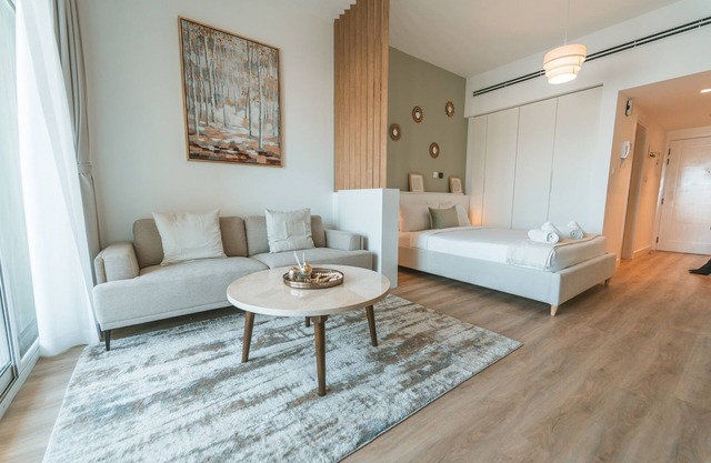 Cozy Studio with Balcony in The Greens