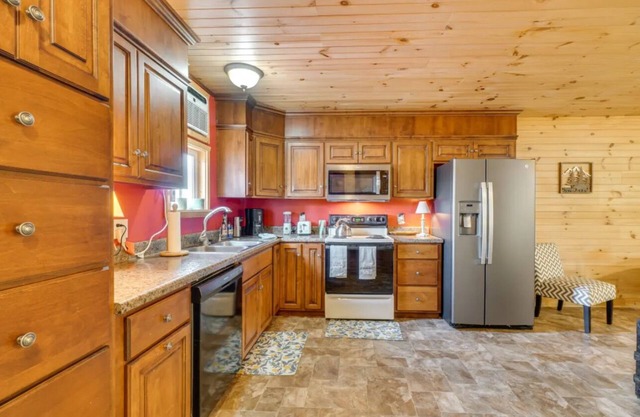 Cozy studio with AC and WiFi in enchanting Tellico Plains - Sleeps 5