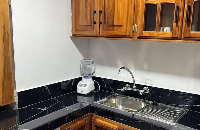 Cozy suite with kitchen and private bathroom. 5 minutes from downtown