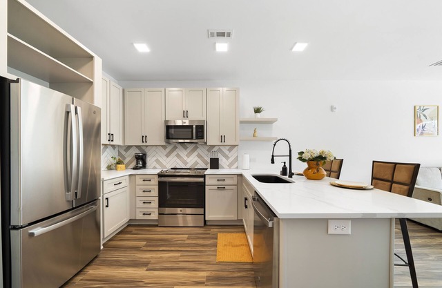 Cozy Upscale Apartment