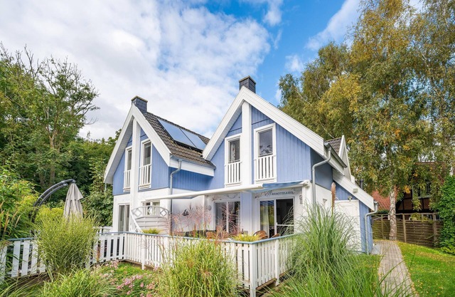 Cozy vacation home with Finnish sauna, fireplace and terrace, 500 m from the beach