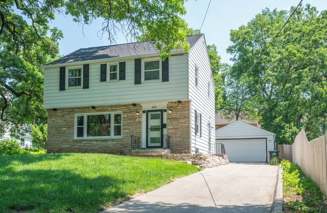 Cozy Waterbury VRBO next to Willow on Grand Events Center and Val Air Ballroom
