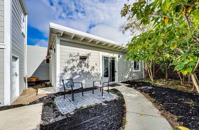 Cozy West oakland cottage with Air Conditioning