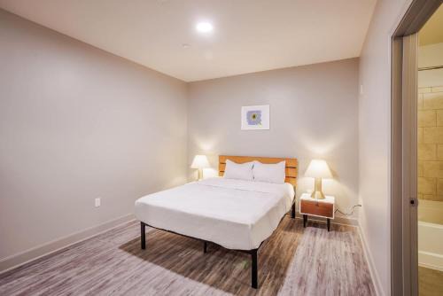 CozySuites at the Banks gym pool 06