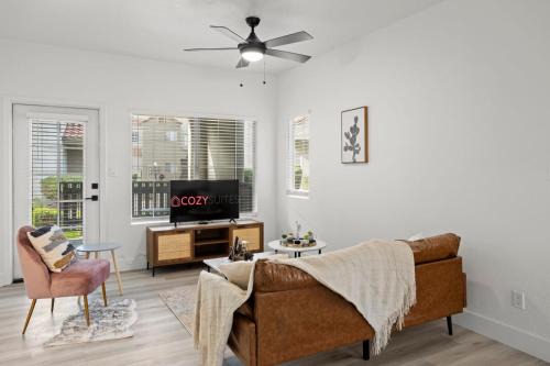 CozySuites at TPC Scottsdale with parking and pool