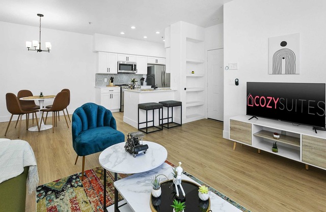 CozySuites Glendale by the stadium with pool 05