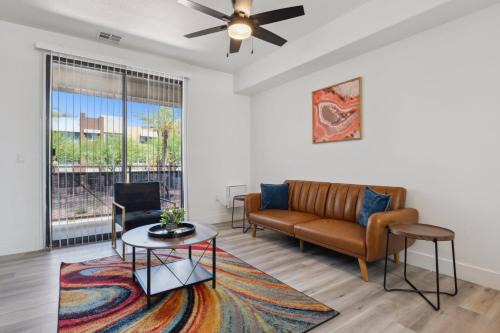CozySuites Glendale - Westgate w pool 15