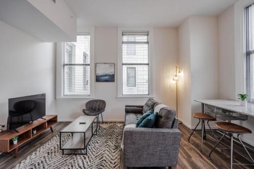 CozySuites Sky Central #16