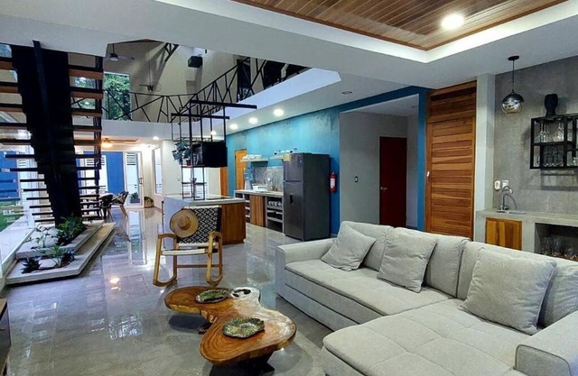CR Caribbean Blue House - Modern style 100 WiFi