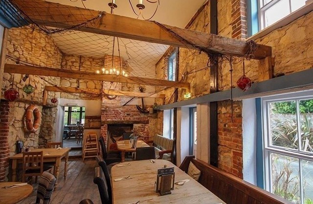 Crab and Lobster Inn