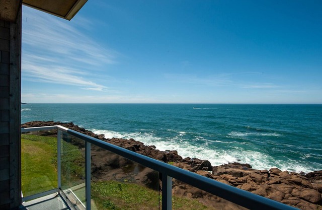 Crashing Waves, Breathtaking Views of Depoe Bay, and Relaxation Await!