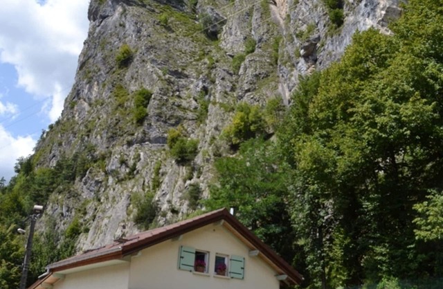Created in an old mill, 5 minutes from the town center and access to the via ferrata