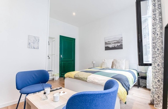 Creative Corner: Stylish Apt. in Ghent\'s Heart