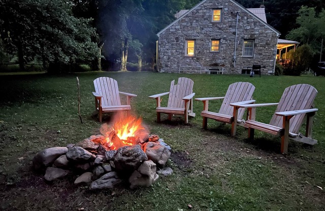 Creeper Trail|King Bed|Pets OK|AT|Grayson|Home