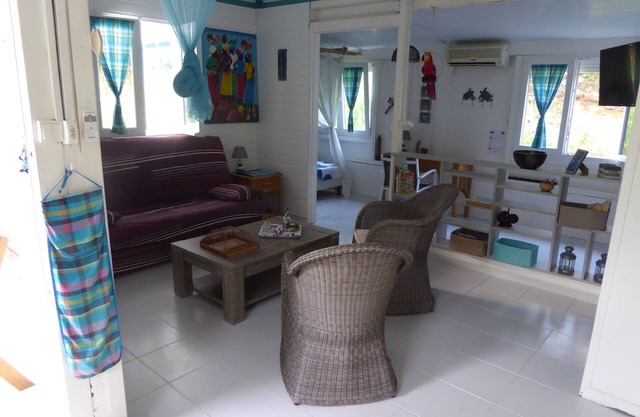 Creole bungalow/pool in an exotic garden (2 persons)