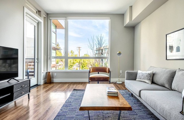 Crisp Mountain View 1BR w/Pool, Spa, Roofdeck, by Blueground