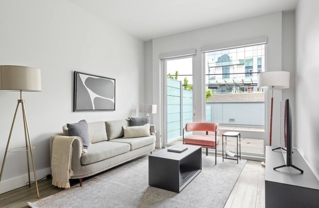 Crisp South Lake Union 1BR w/Gym, W/D, by Blueground