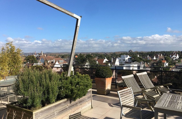 Crossing sea-facing apartment with 2 sea view terraces, Le Touquet and dunes