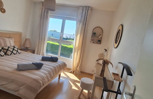 Crossroads of the Beaches ! Adventures in living in a house for 2 to 4 people