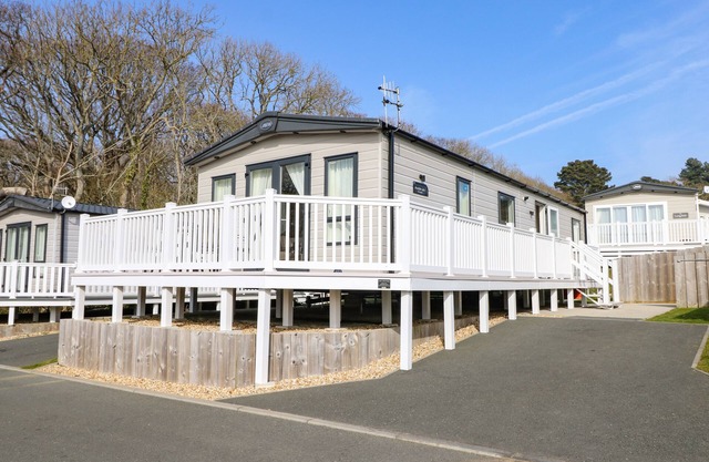 CROSSWINDS 68, family friendly, with a garden in Bembridge