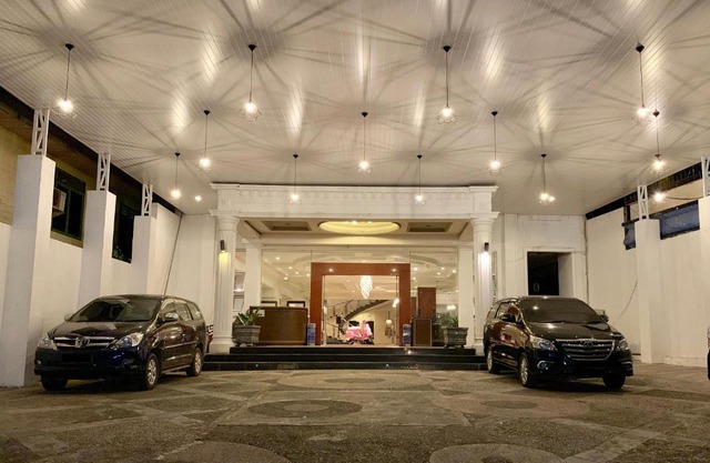 Crown Hotel