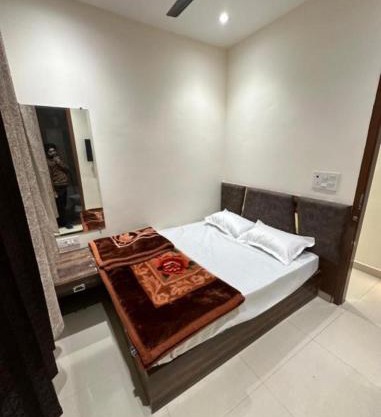 Crysta guest house