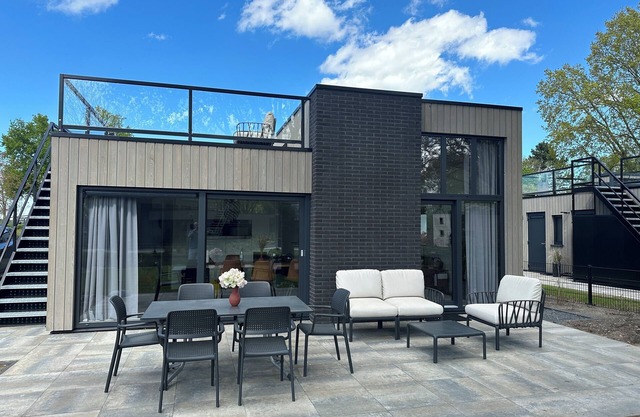 Cube Elite vacation home with top equipment and garden