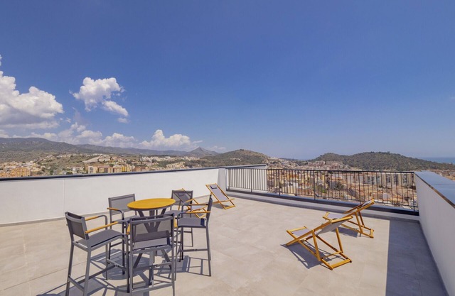 Cubo's Urban Sky Malaga Apartment West View 5/urban/air conditioning/free wifi/community pool