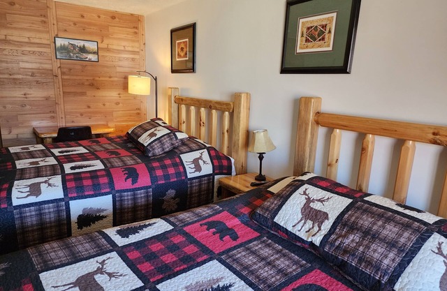 Cucumber | 1BR,1BA, Cabinesque Hotel in Ohiopyle