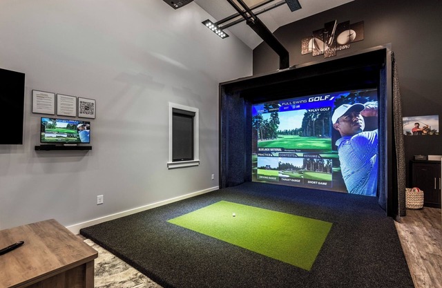 Curry Pines Golf House