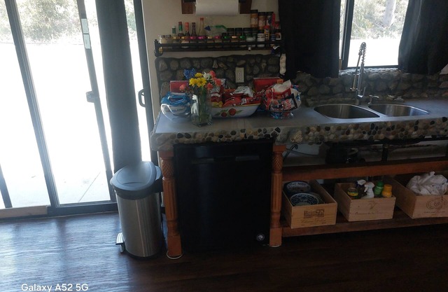 Custom home 2-bedroom house n Rancho Cucamonga