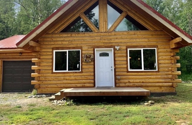 Cute log/wood house on 2 acres. Just a few miles from City Center, Wasilla.