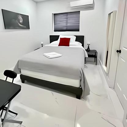 Cute Private Room - Close to airport & Free parking 01