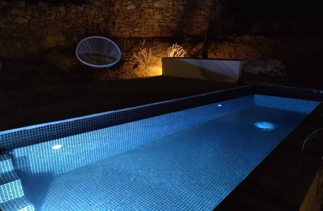 Cycladic house, swimming pool, 10-minute walk to the beach