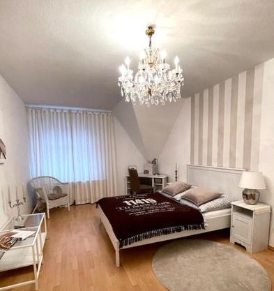 Dachgeschosswohnung mit 2 Schlafzimmern Zentrum Nord mit Aufzug