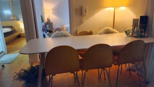 Daegu, Apsan, Room 2, Spacious Living Room, Emotional Dining, Pretty Bathtub, Parking Guaranteed
