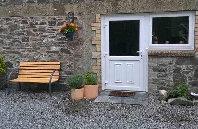 Dairy Cottage, cosy cottage with woodburner.