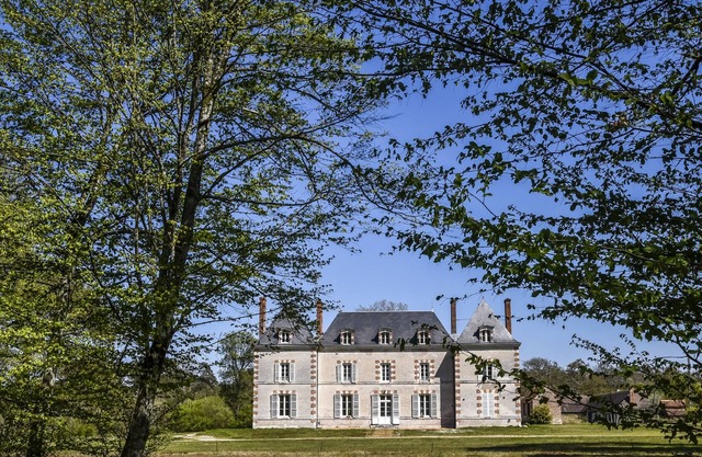 Dare to live in a castle in Sologne