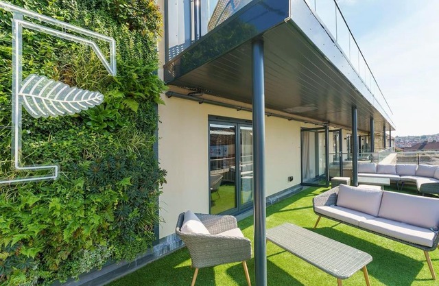 Darlington - 2 Bedroom Luxury Apartment by Mint Stays