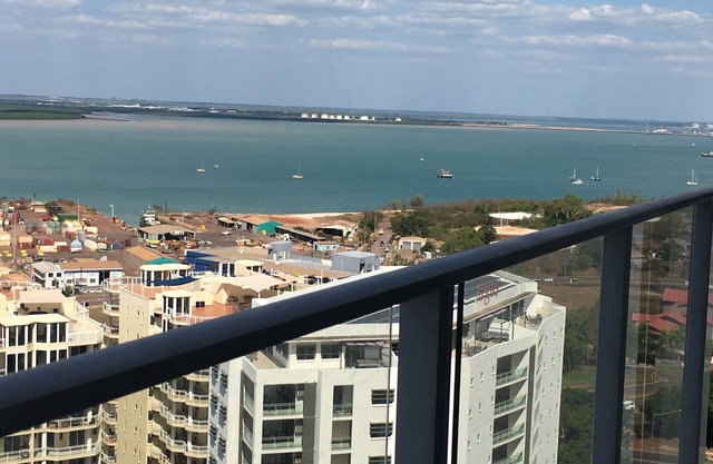 Darwin City Apartment with Sea View
