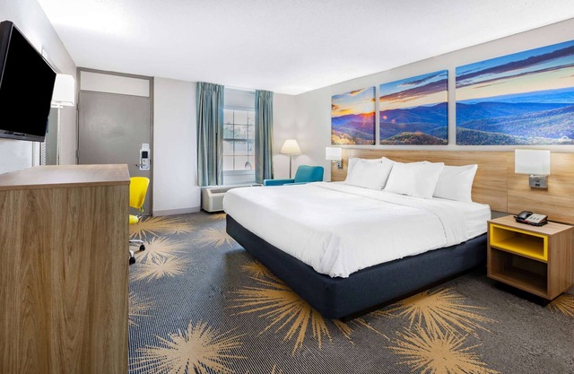 Days Inn by Wyndham Roanoke/Hollins Near I-81
