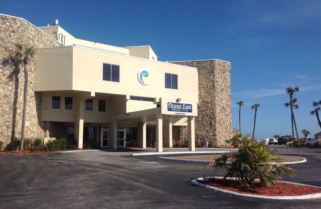 DAYTONA WELCOMES YOU - HAVE A WARM CHRISTMAS ON THE BEACH.
