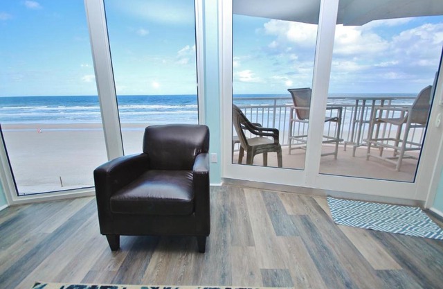 Daytona White Surf 405