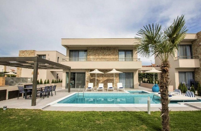 Dazzling Halkidiki Villa | Villa Lothíriel | 3 Bedrooms | Spacious Furnished.