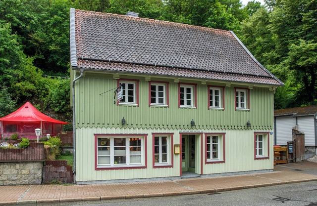 Apartment 'Altes Höhlenführerhaus' with Mountain View, Shared Terrace and Wi-Fi