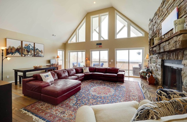 Deck, Grill & Fire Pit: Sugar Mountain Retreat!