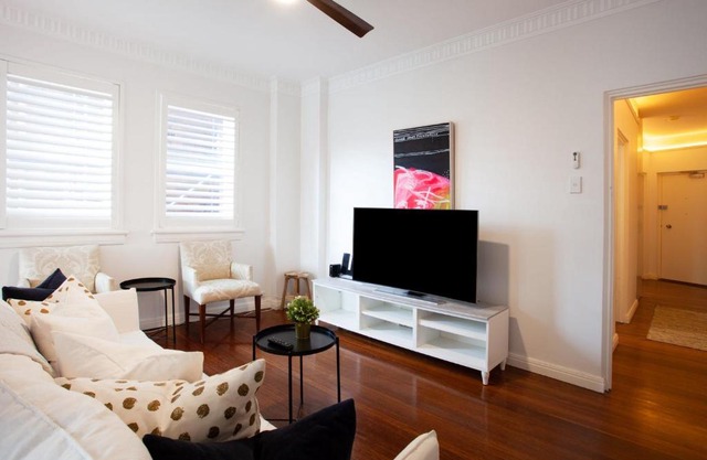 Deco Amour, Bellevue Hill Isyd