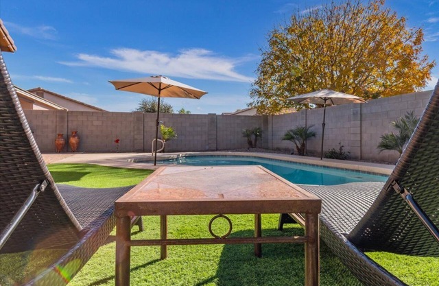 Deep Summer Discount 3B 2Bt POOL close to Airport