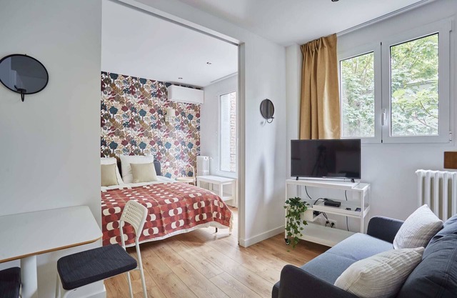 Degas Studio - One Bedroom Apartment, Sleeps 2