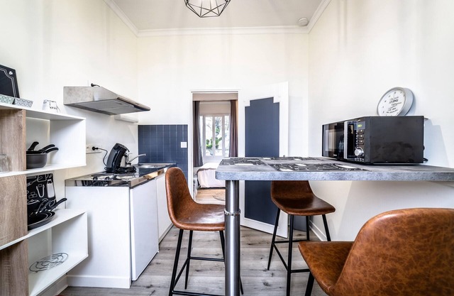 Delicate, elegant studio Quiet location